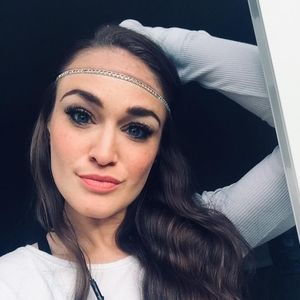 Meet your Posher, Sierra